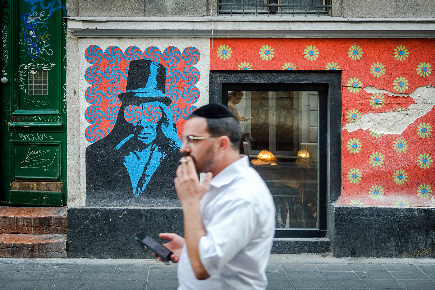 Street art on Síp Street #196