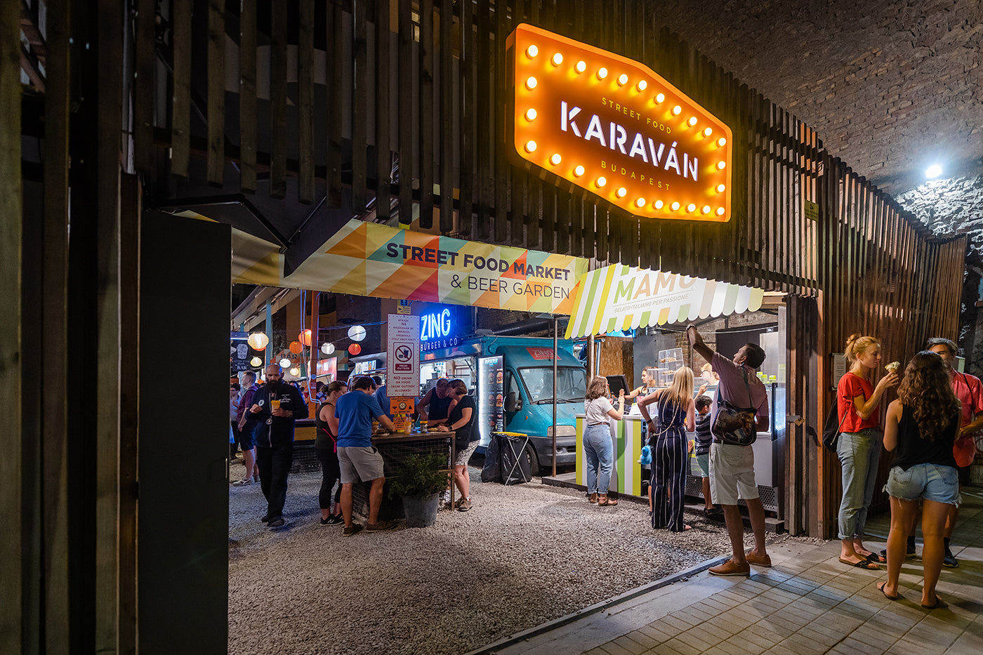 Karaván a Kazinczy utcában #227