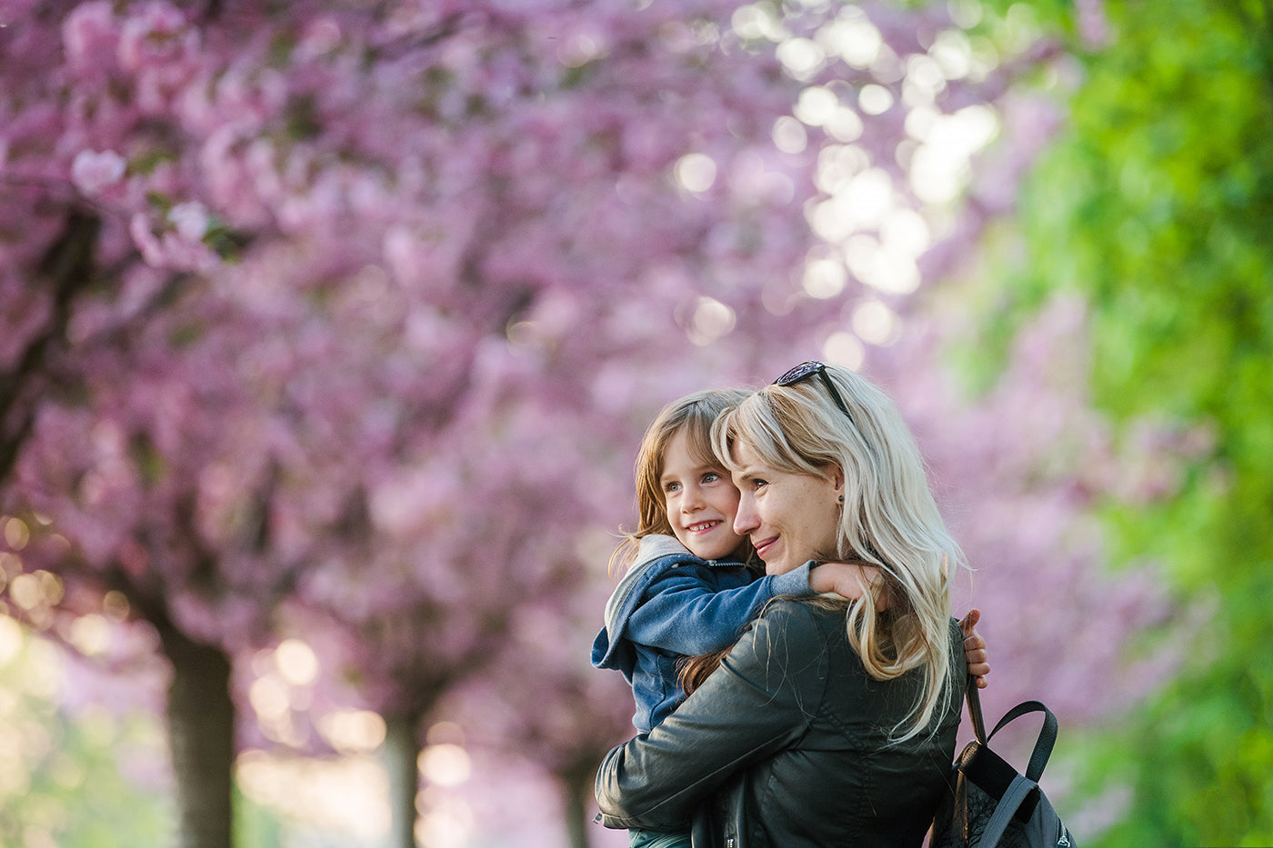 Mother and daughter on the Tóth Árpád promenade #311