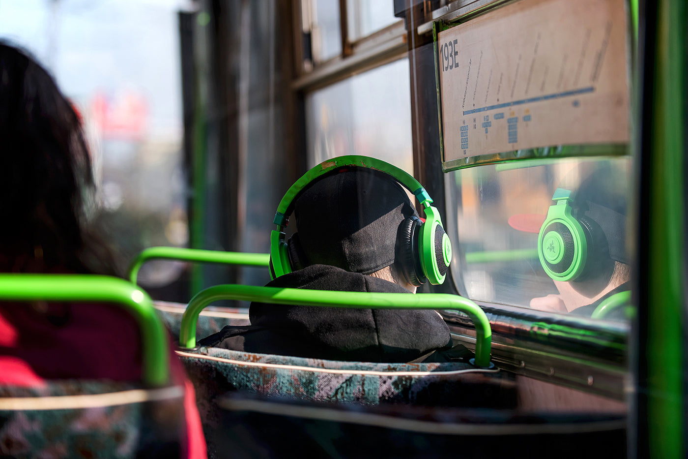 Color harmony on the bus #525