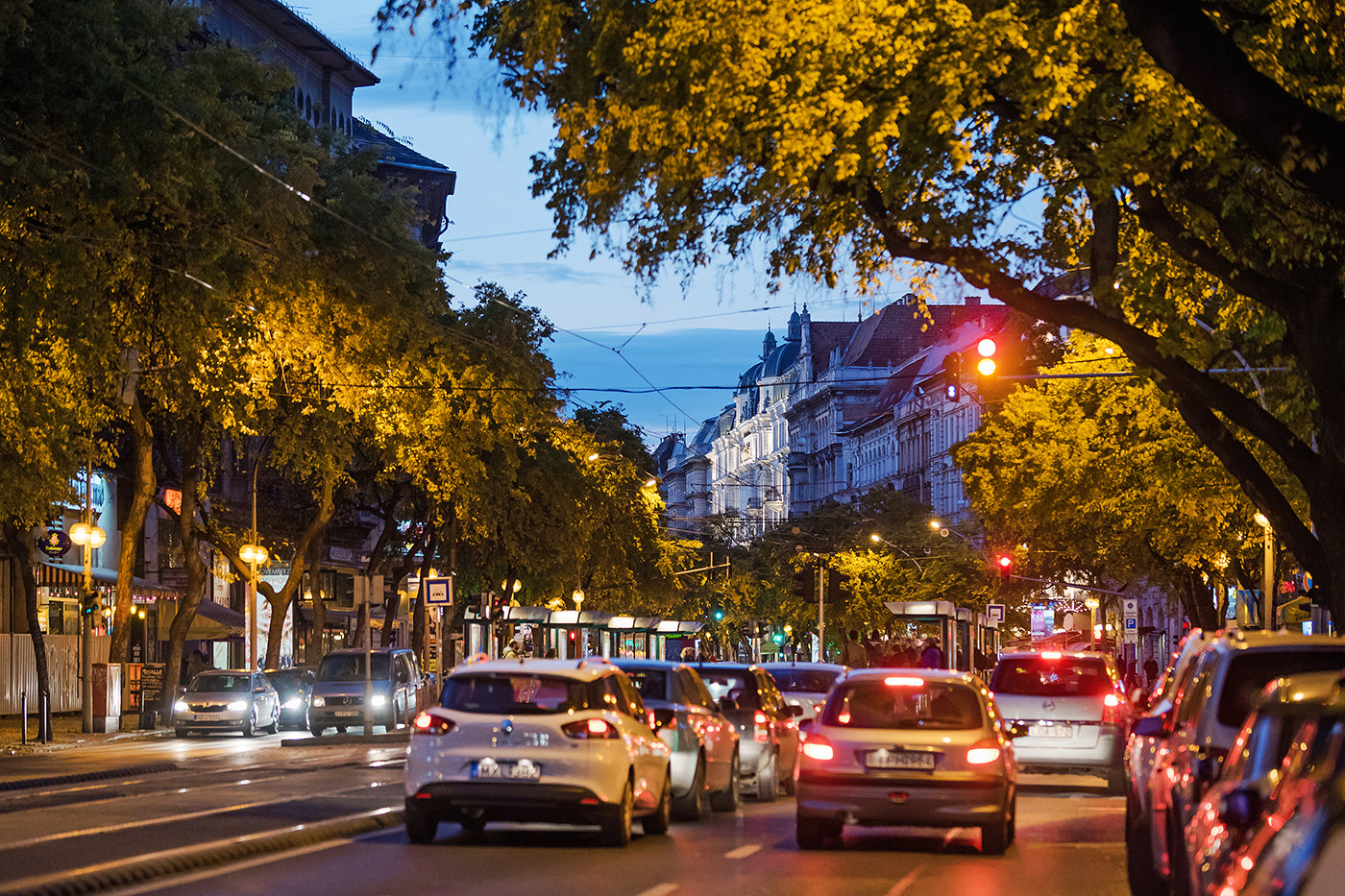 Evening traffic on the Grand Boulevard #540