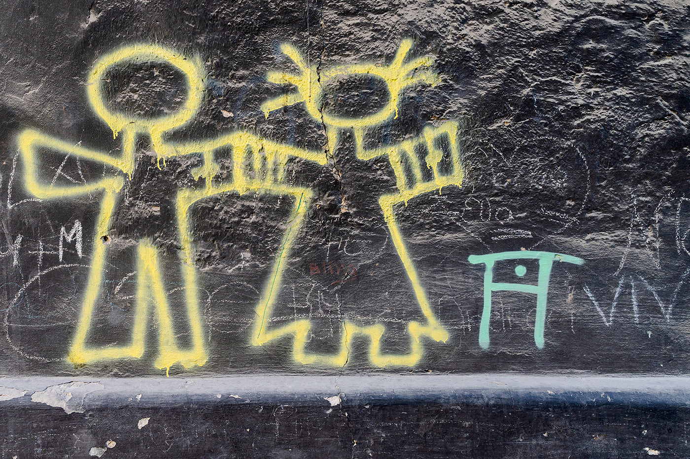 Street art on Heart Street #743