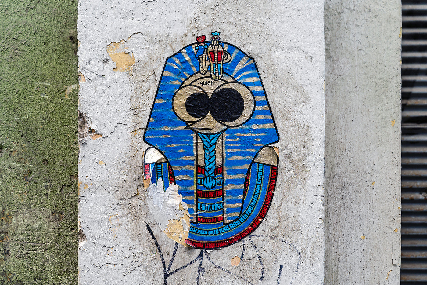 Street art on Síp Street #744