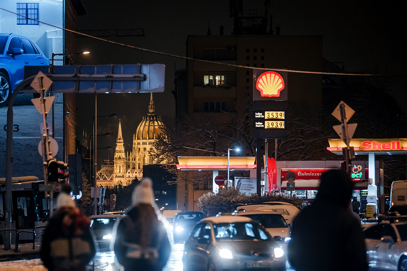 Parliament from Széna Square in the evening #864