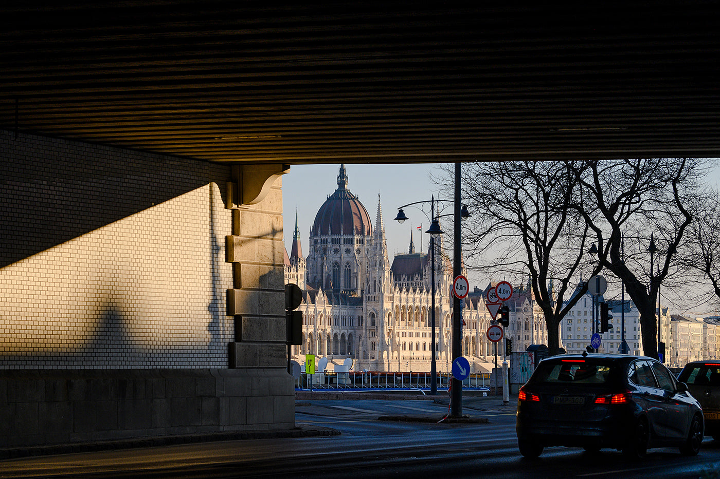 Parlament a Margit híd alól #887