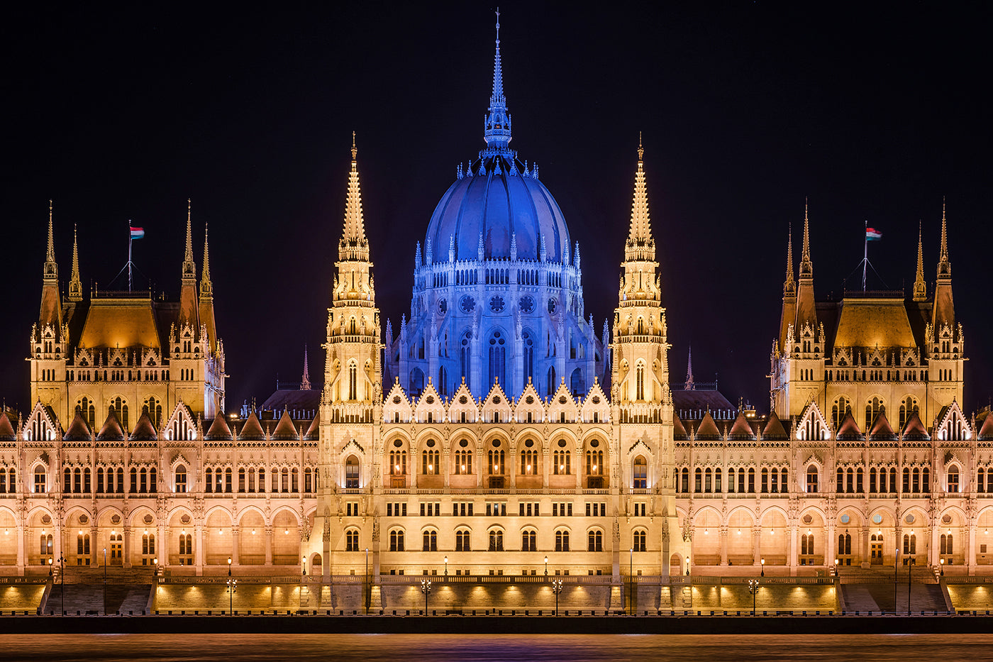 Parlament kék kupolája az Autizmus Világnapja alkalmából #895