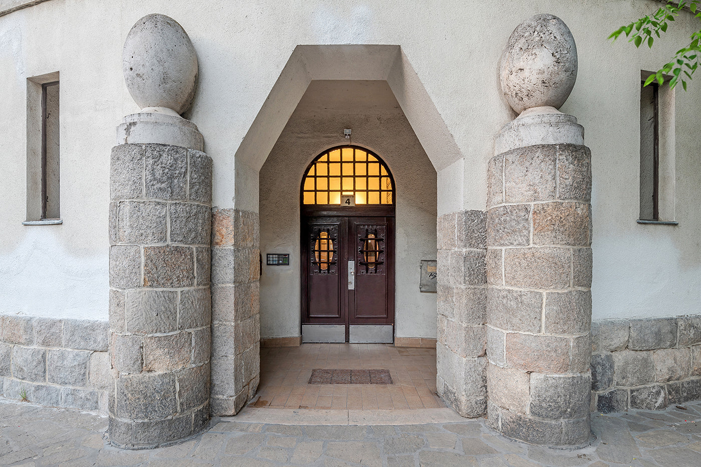 Gate on Kós Károly Square #950