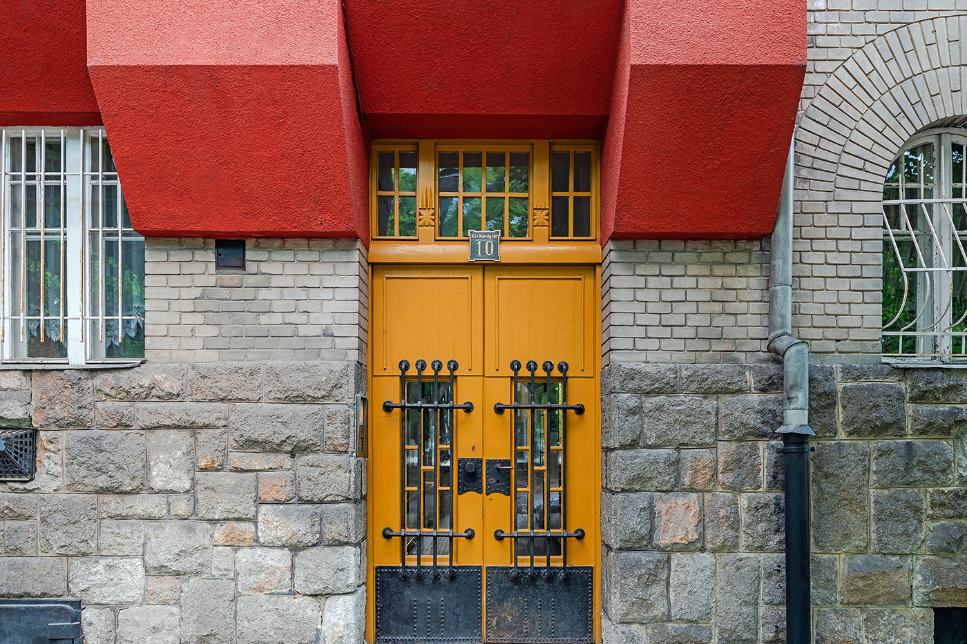 Kapu a Kós Károly téren #951