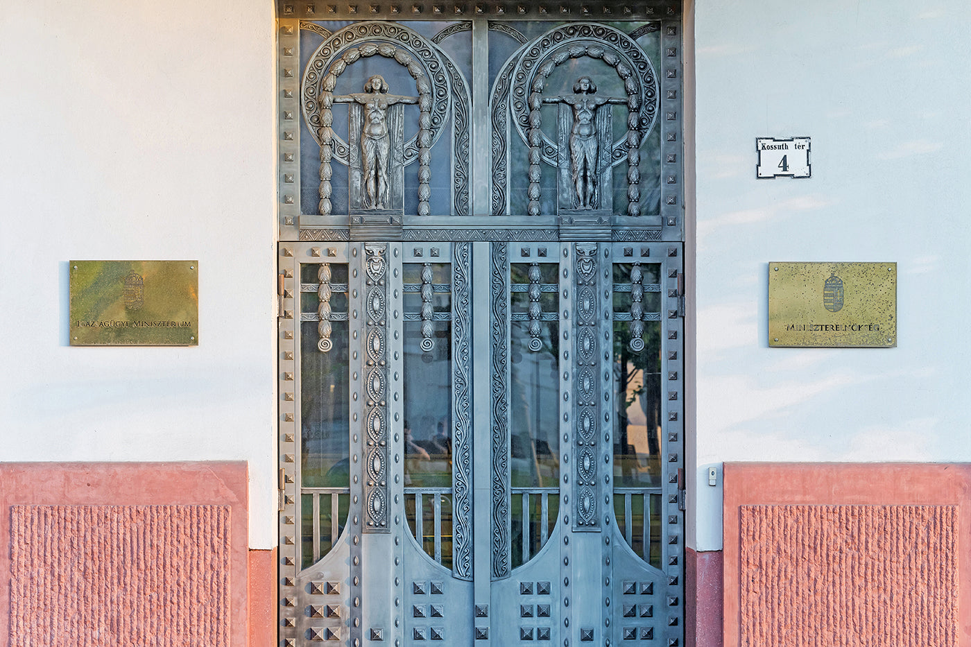 Gate on Kossuth Square #955