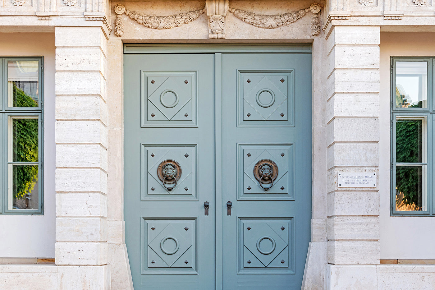 Gate of the Office of the President of the Republic #957