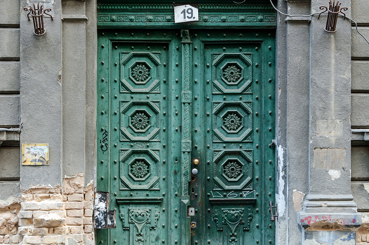 Gate on Szondi Street #1010
