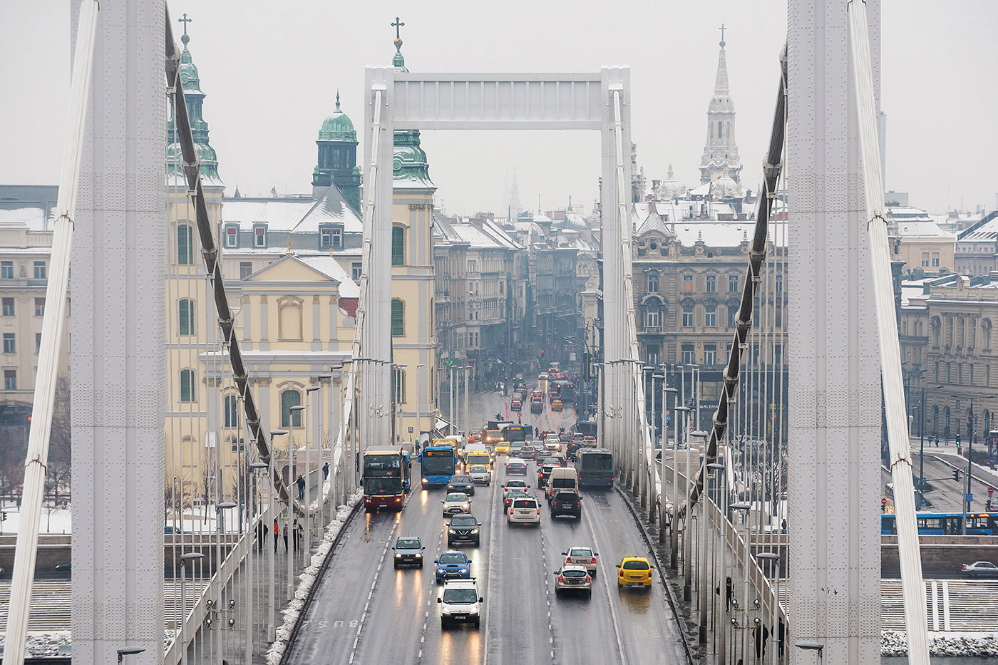 Traffic on the Elizabeth Bridge in winter #1109