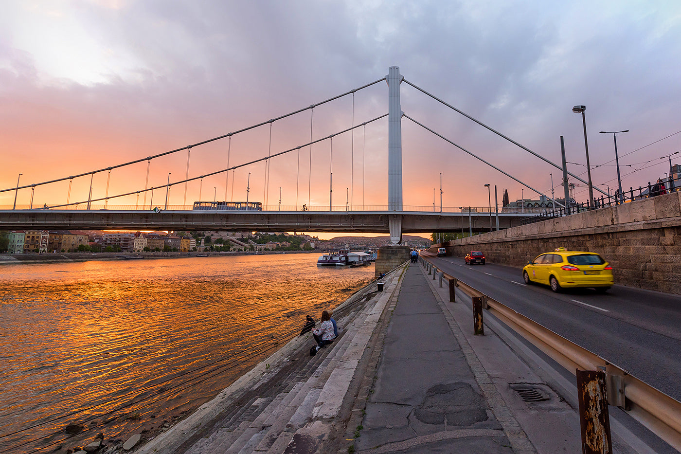Elizabeth Bridge at sunset from the Danube bank #1112