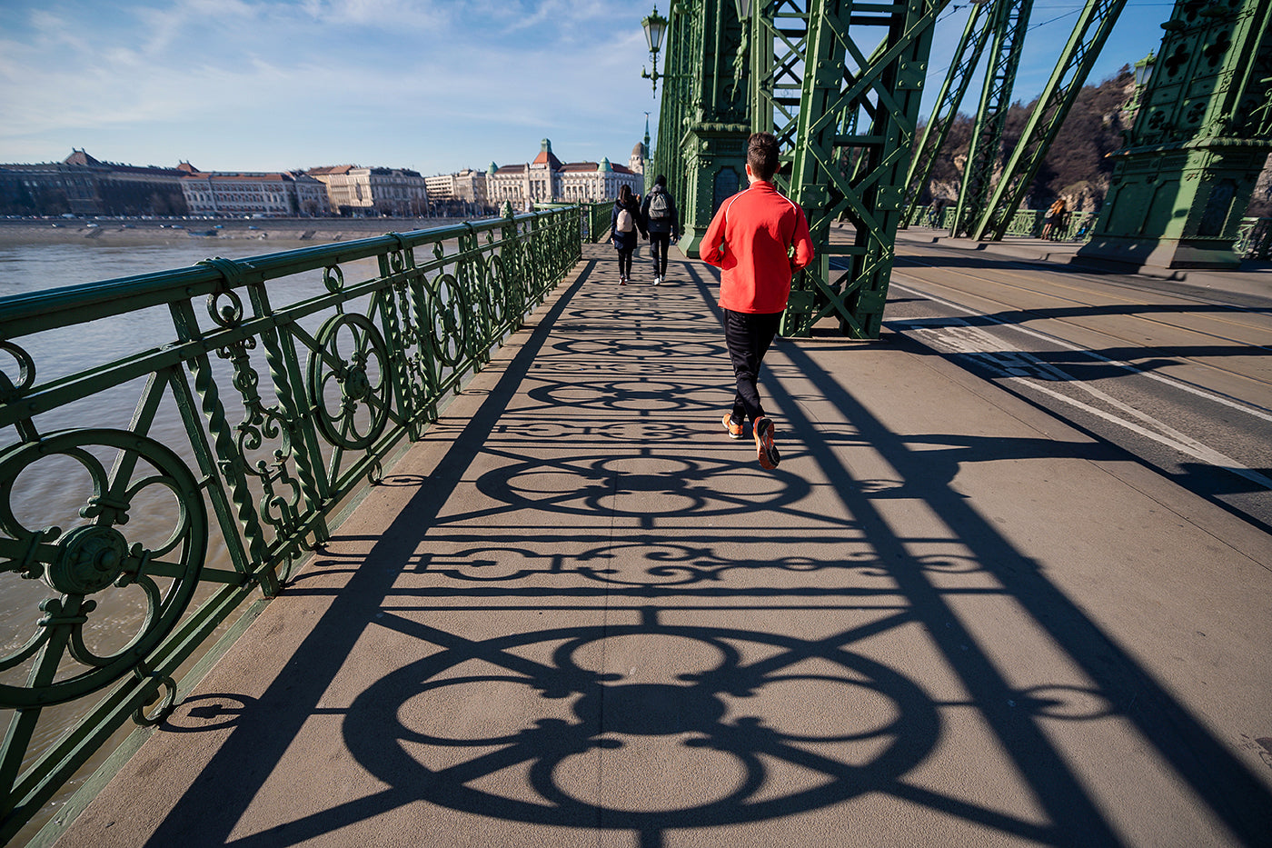 Morning run on Liberty Bridge #1145