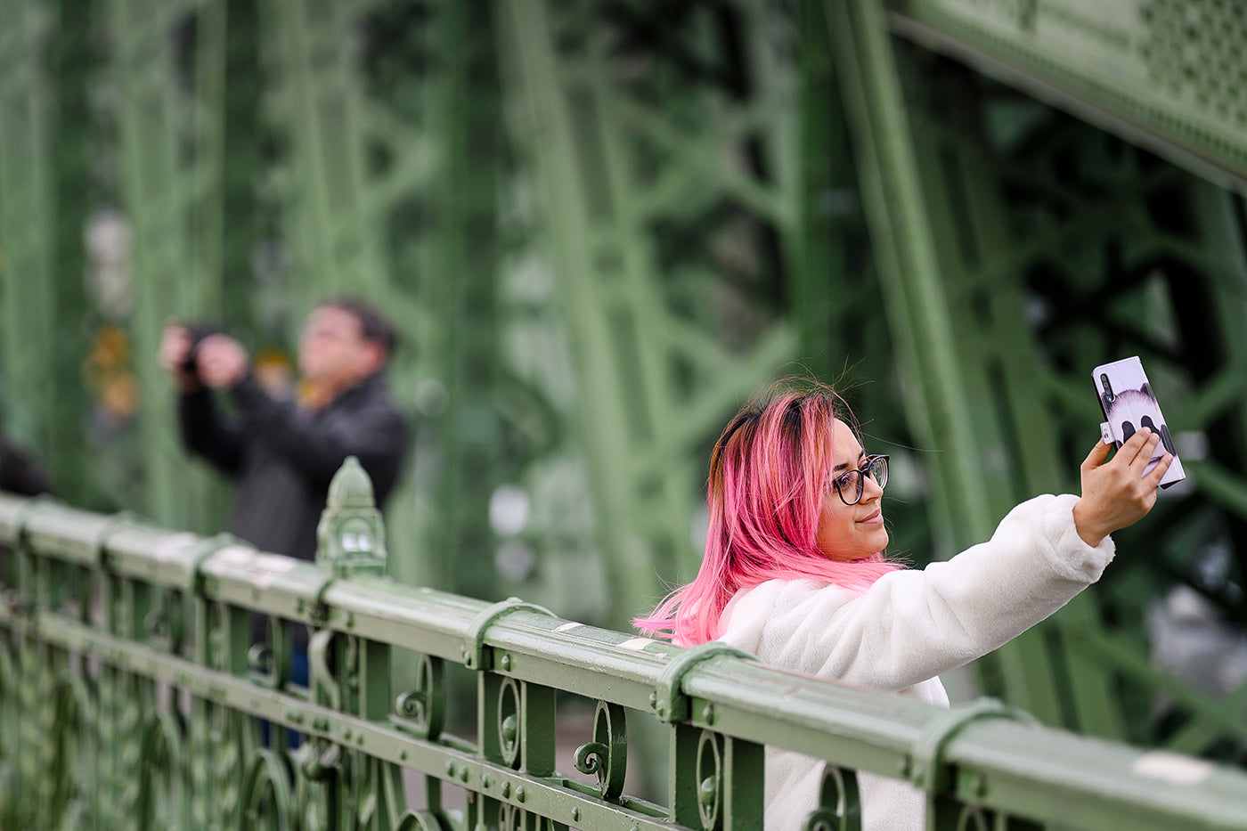 Tourists on Liberty Bridge #1151