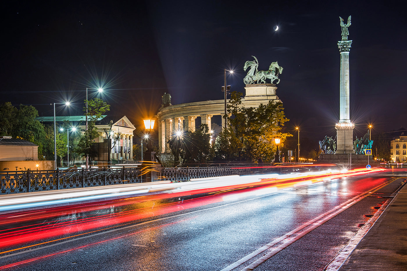 Heroes' Square from the Kós Károly Promenade in the evening #1465
