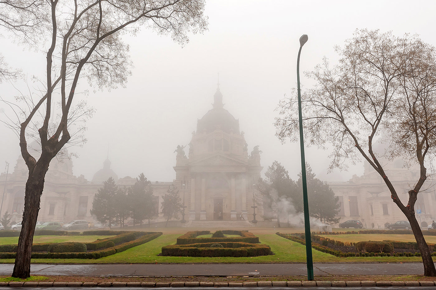 Széchenyi Bath in fog #1549