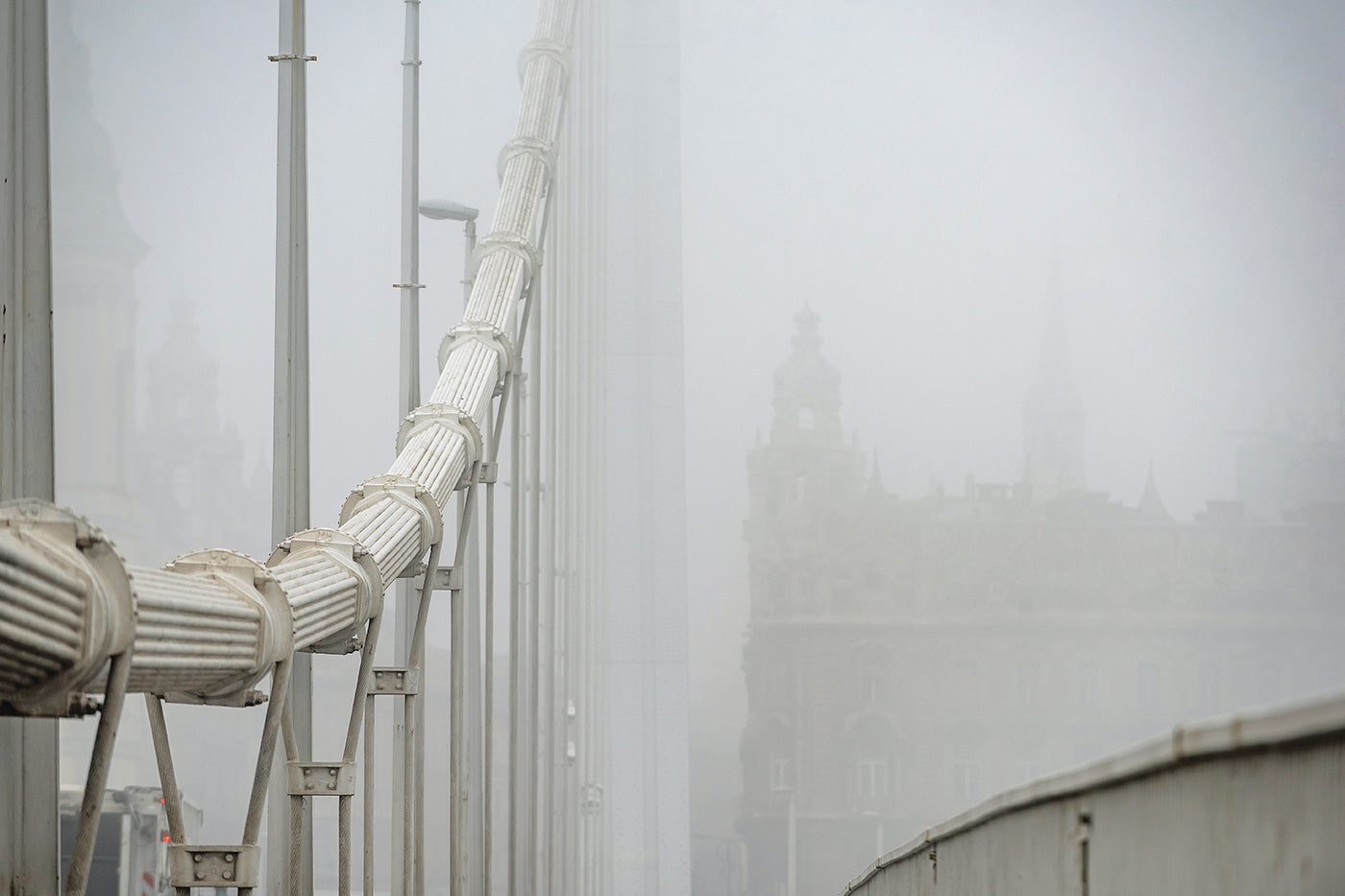 Elizabeth Bridge in fog #1647