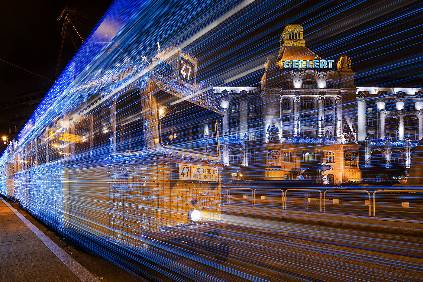 Christmas tram on Gellért Square #1772