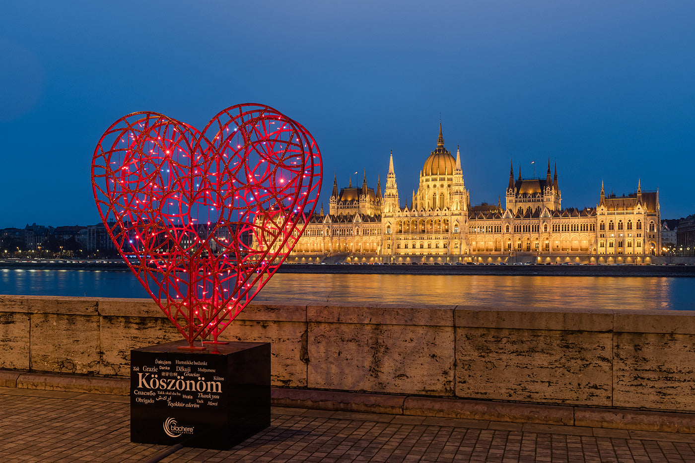 "Thank you" heart at Batthyány Square and Parliament #1963