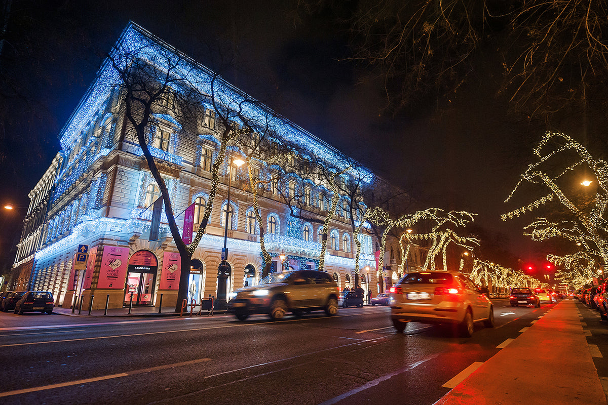 Il Bacio di Stile in Christmas lights on Andrássy Avenue #1997