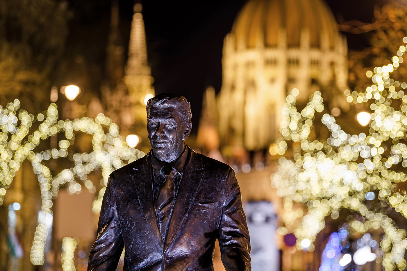 Ronald Reagan statue in Liberty Square at Christmas #2008