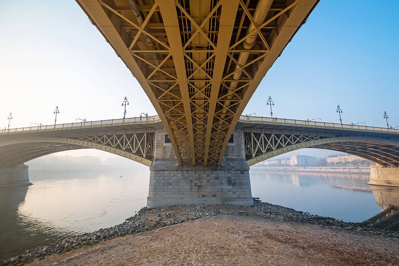 Under Margaret Bridge #2144