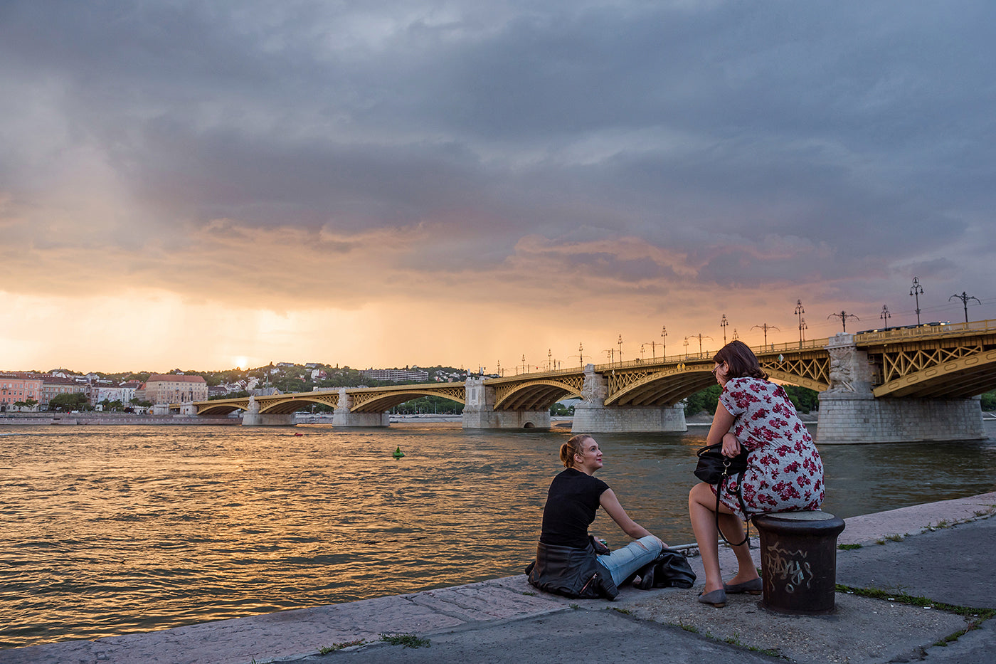 Friendly conversation on the Danube bank #2158