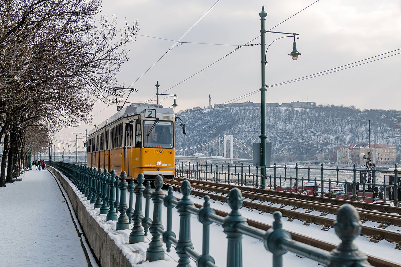 Tram 2 on the snowy Dunakorzó #2227