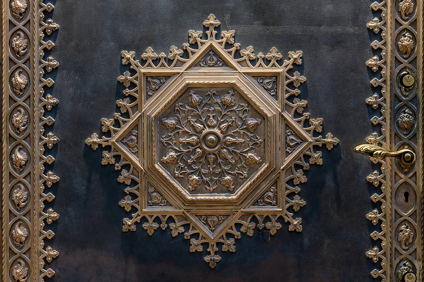 Detail of the gate of the church on St. László Square #2313