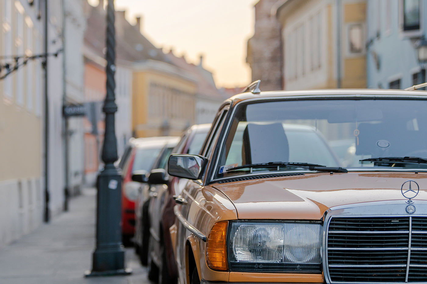 Old Mercedes in Buda Castle District #2397