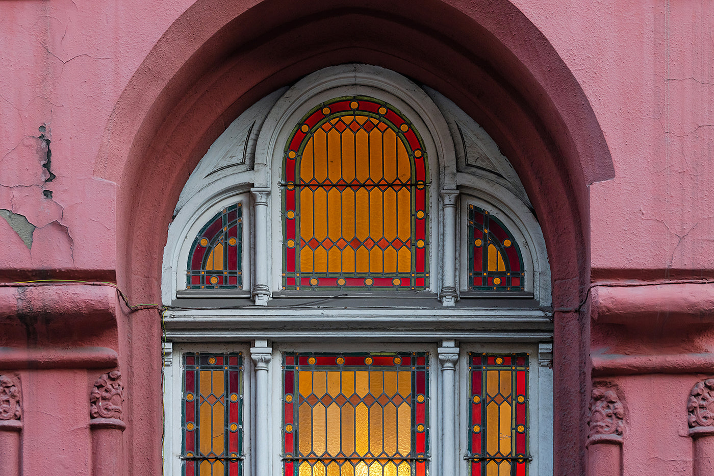 Window 52, ​​Mária Street #2474