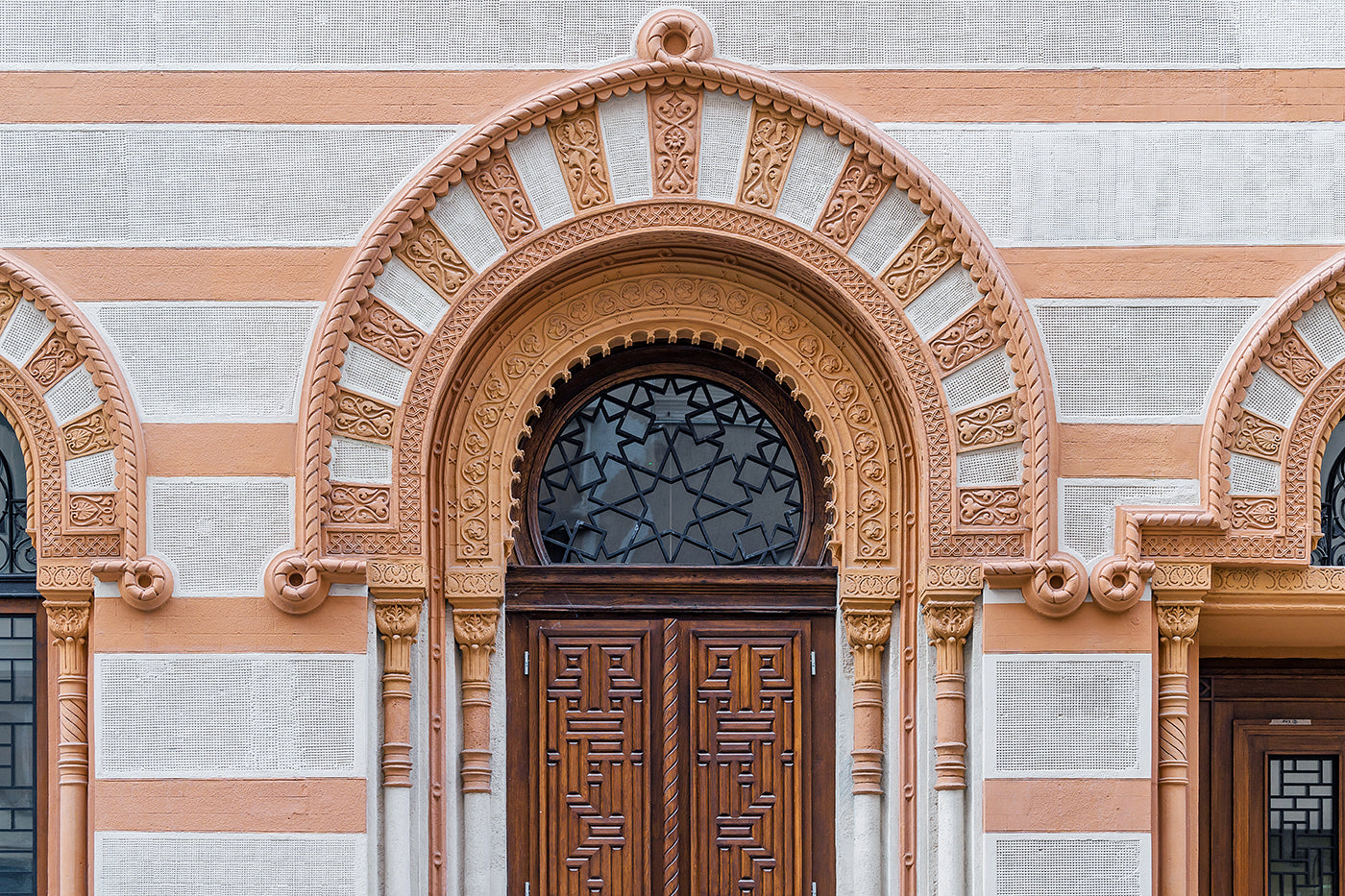 Rumbach Synagogue Gate #2475