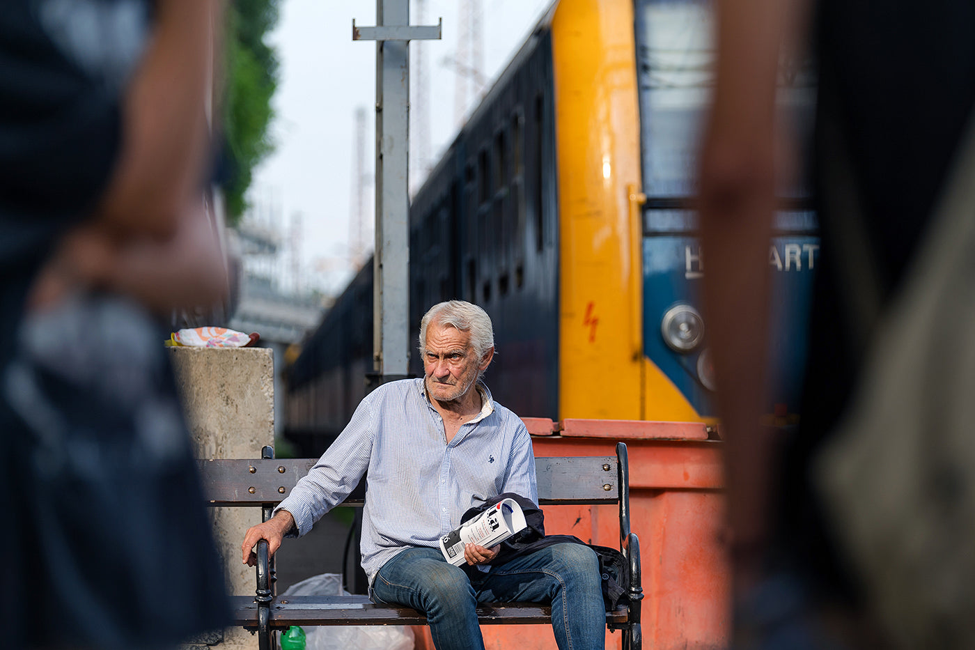 Sitting on a bench in Nyugati #2509