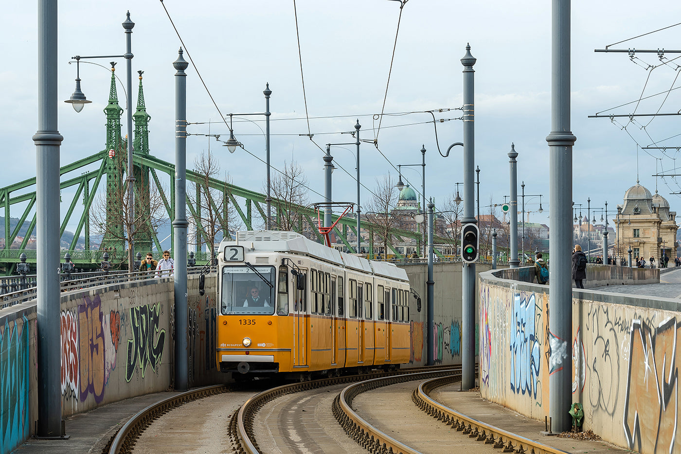 Tram 2 at Fővám Square #2811