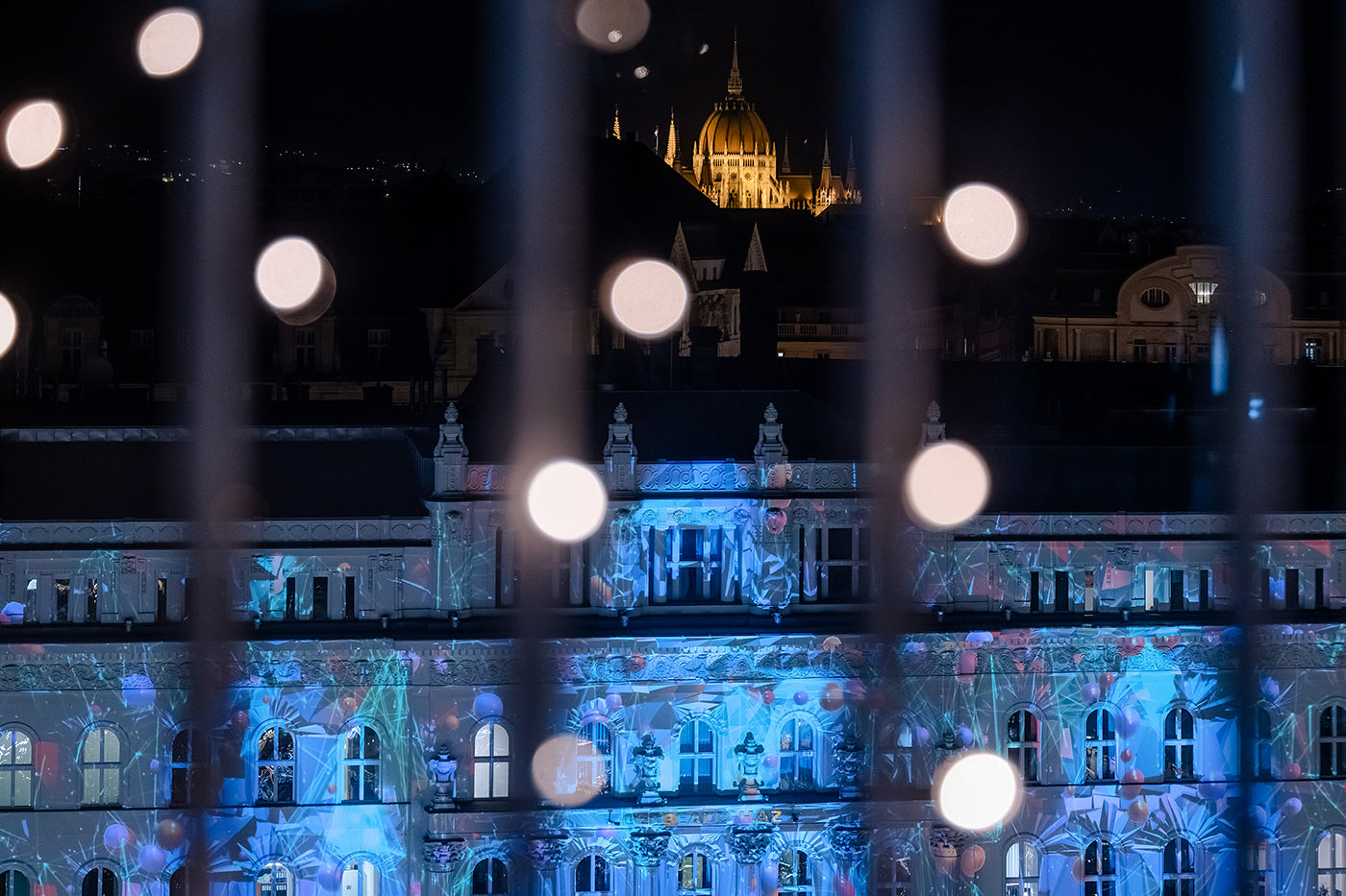 Light painting on Vörösmarty Square #3041