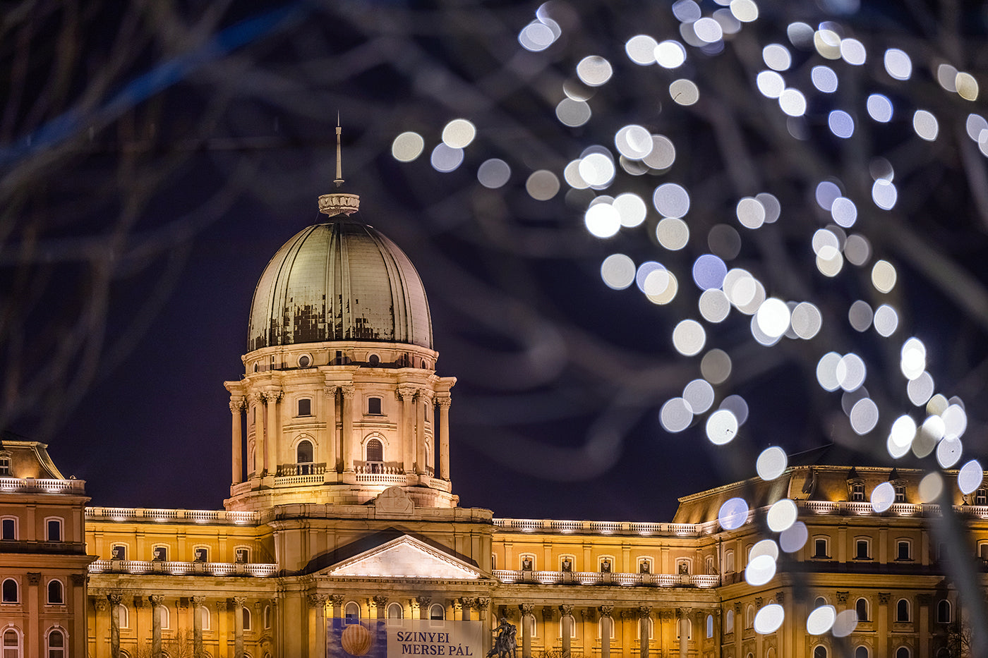 Budai Vár karácsonyi fényekkel az Eötvös térről #3112