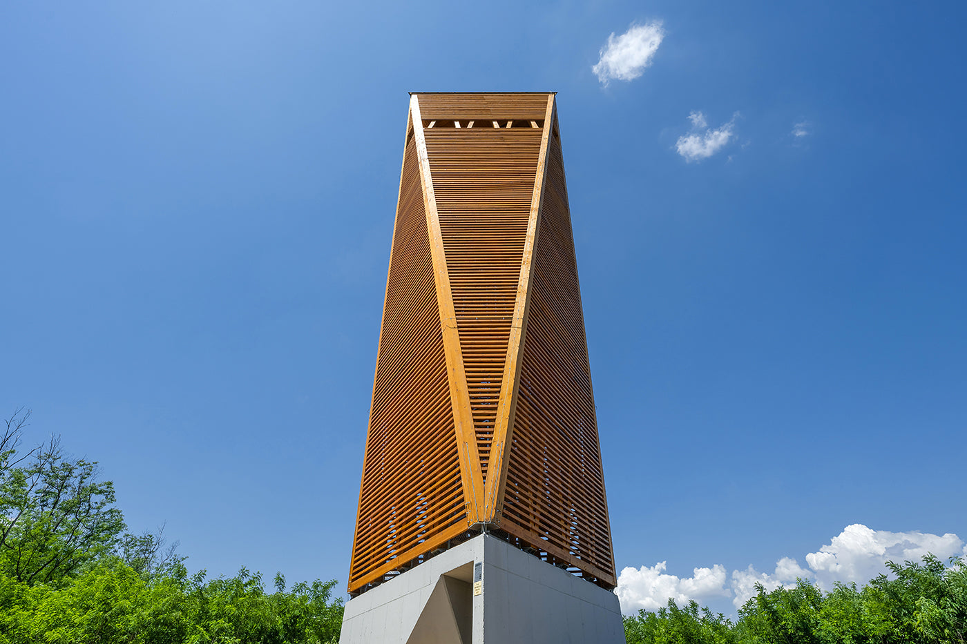 Navlás Lake Lookout #3169