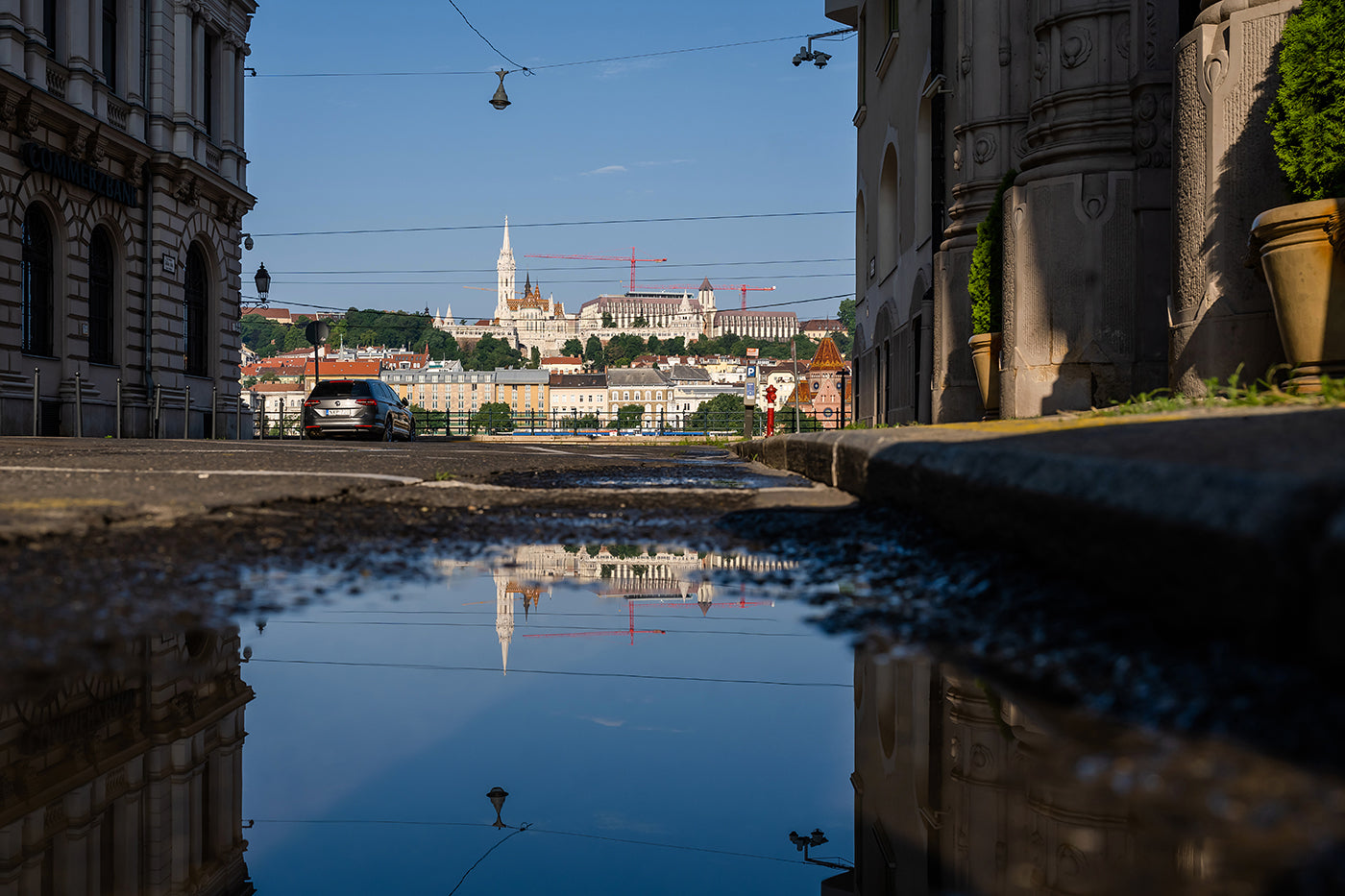 Mátyás templom eső után a Zoltán utcából #3216