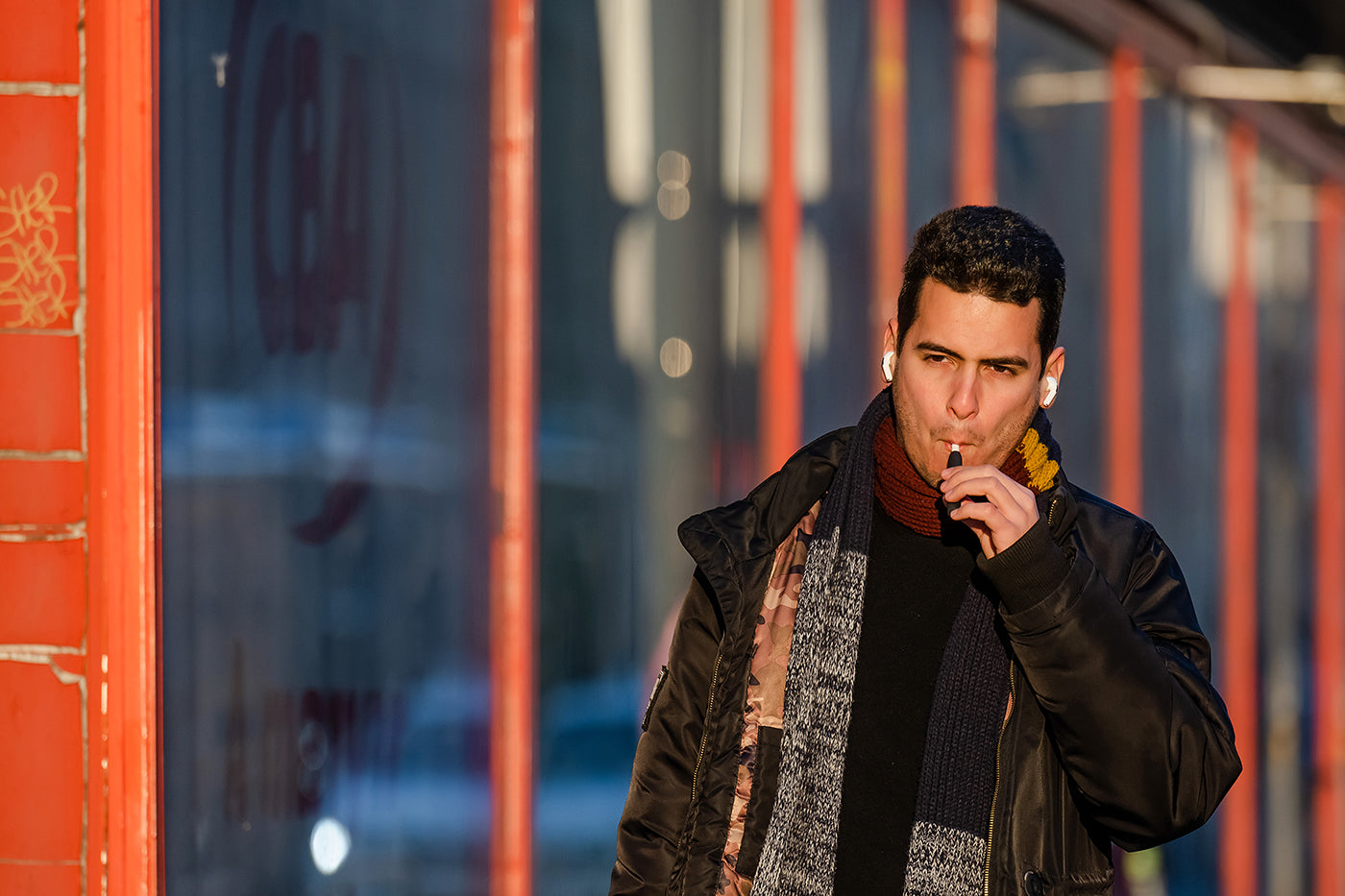 Faces of a Minute on Thököly Road - Smoker #3363
