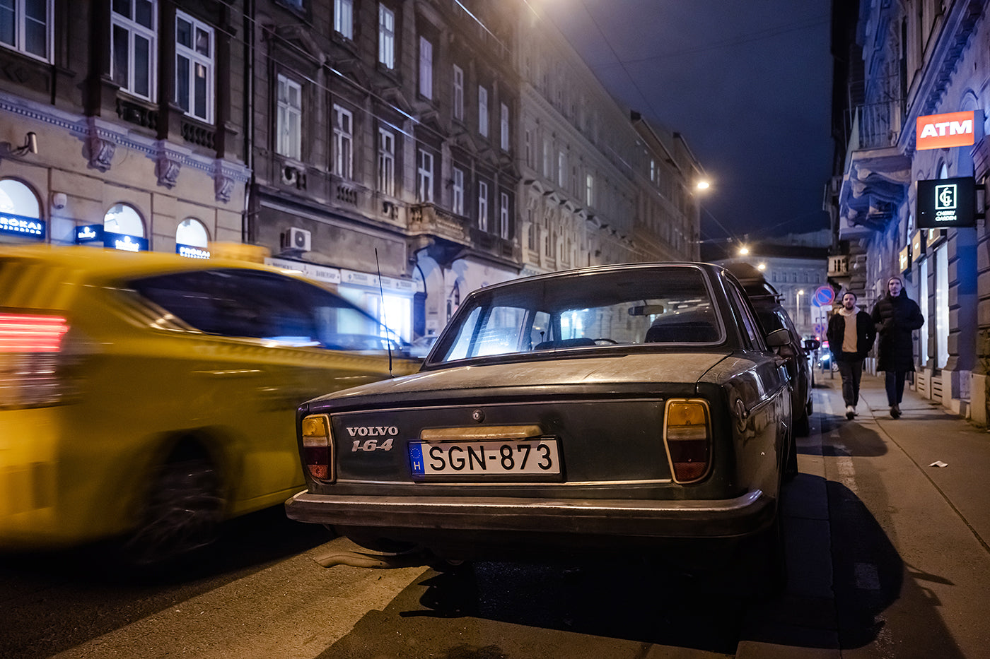 Régi Volvo a Nagymező utcában #3433
