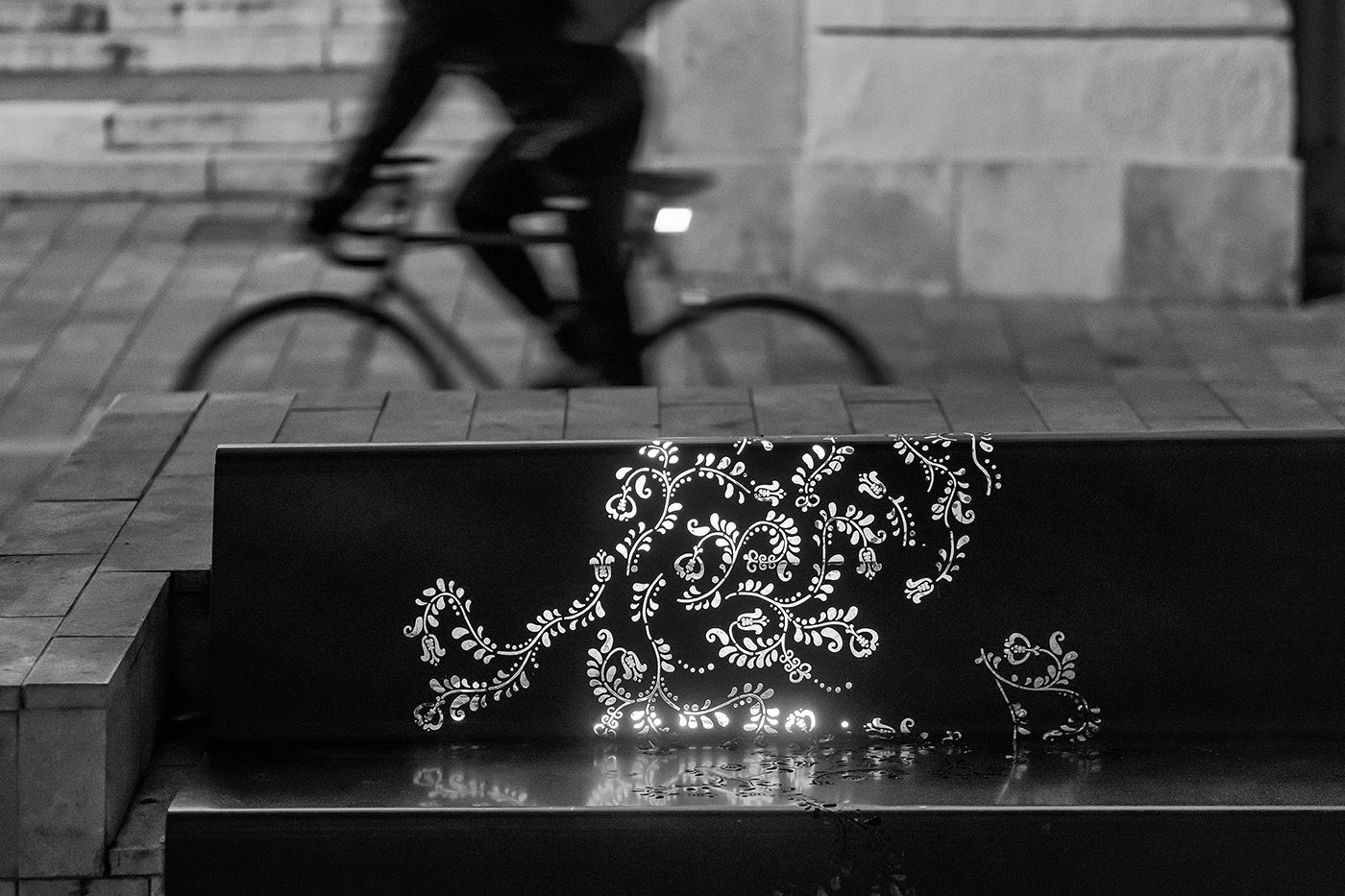 Special bench at the Comedy Theatre #3501