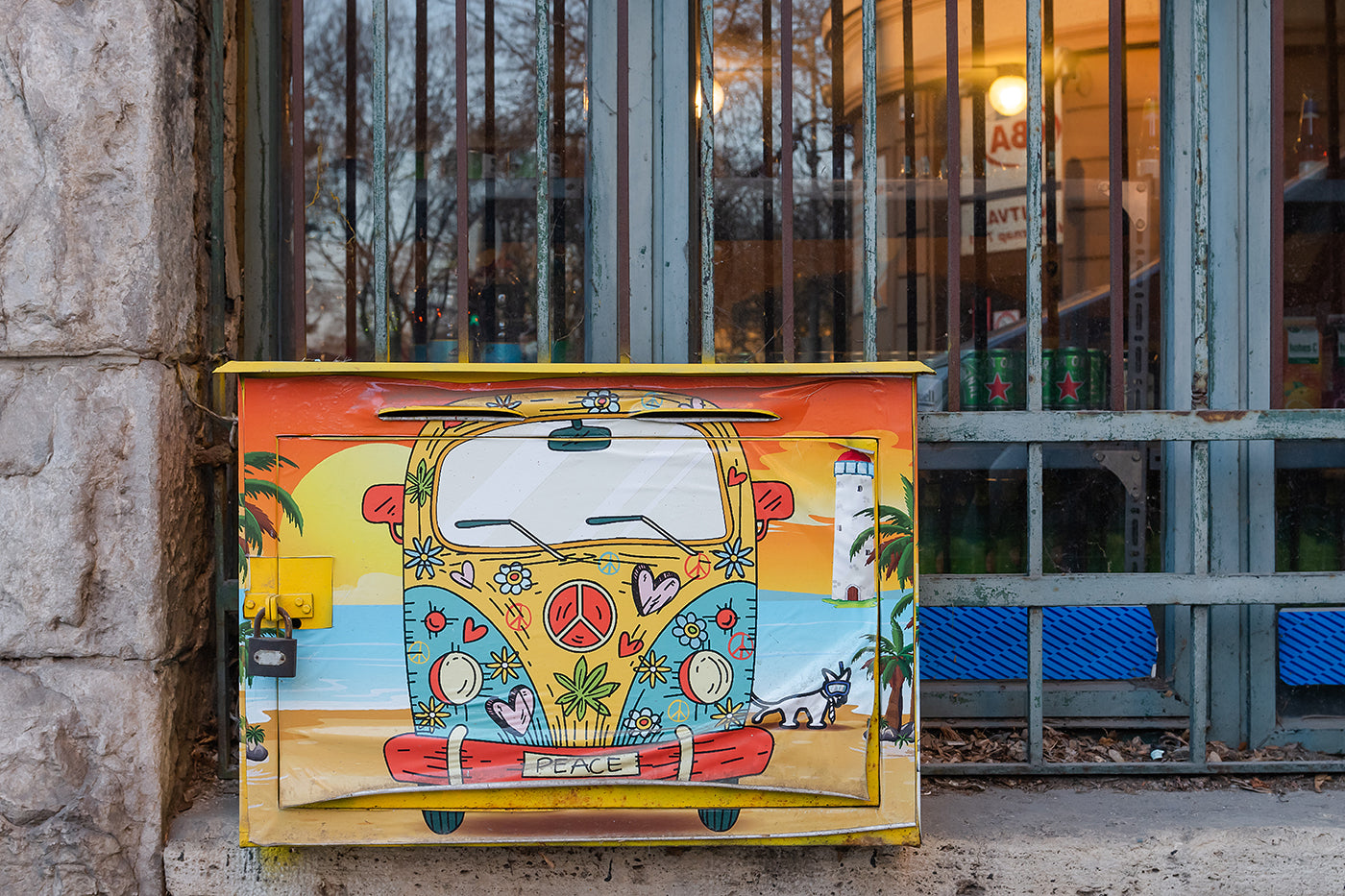 Street art on Nyúl Street #3658