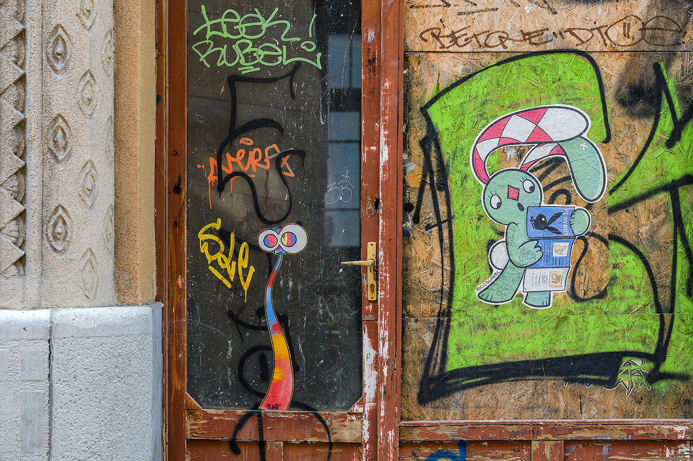 Street art on Kazinczy Street #3689