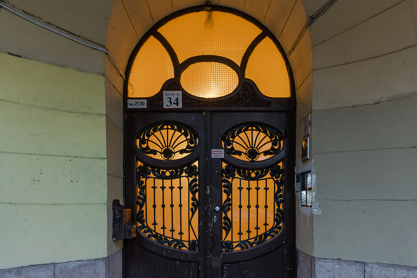 Király utca 34. kapuja #3692