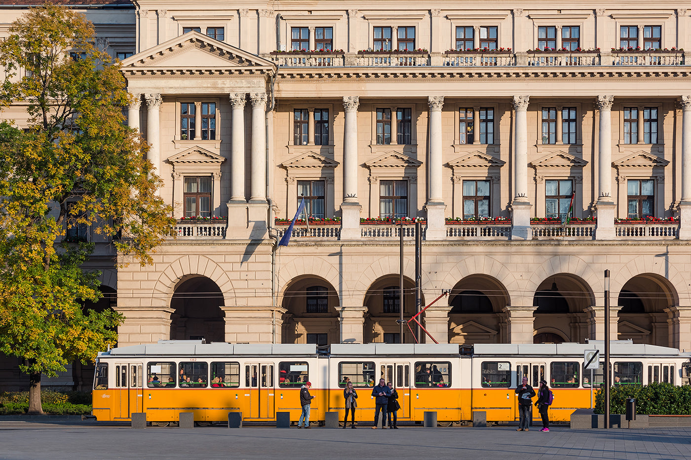 Tram 2 at Kossuth Square #3727