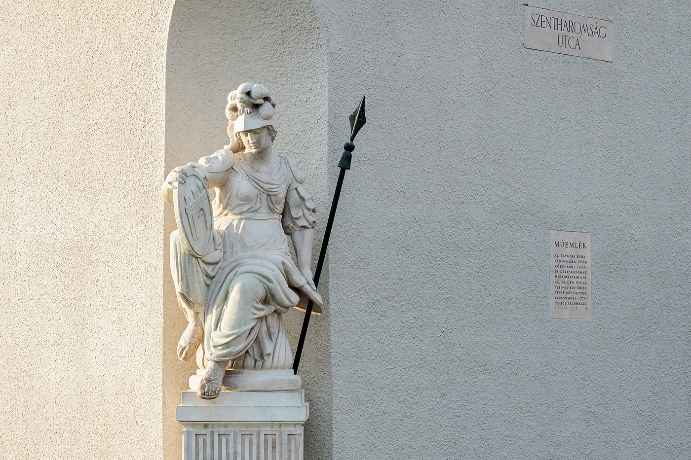 Statue of Pallas Athena on Holy Trinity Square #3751