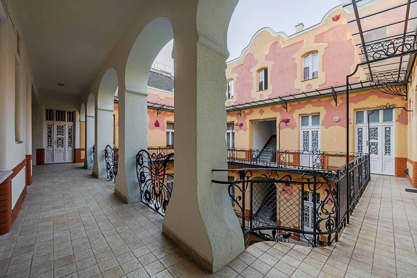 Thököly út 46. (Szenes-ház) gangjai #3897