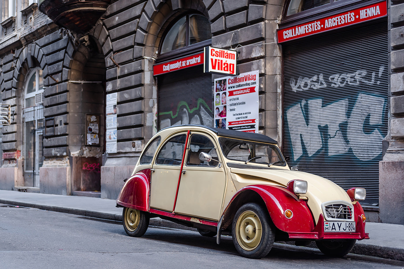 Old Citroen in the 6th district #4018