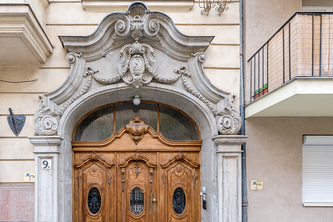 Kuny Domokos Street Gate 9 #4041